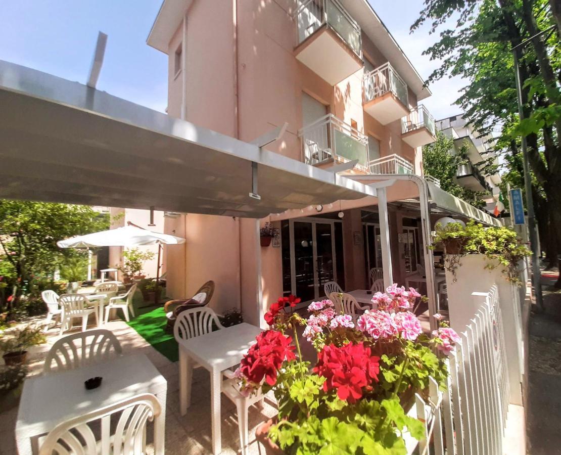 ريميني Hotel Amalfi المظهر الخارجي الصورة