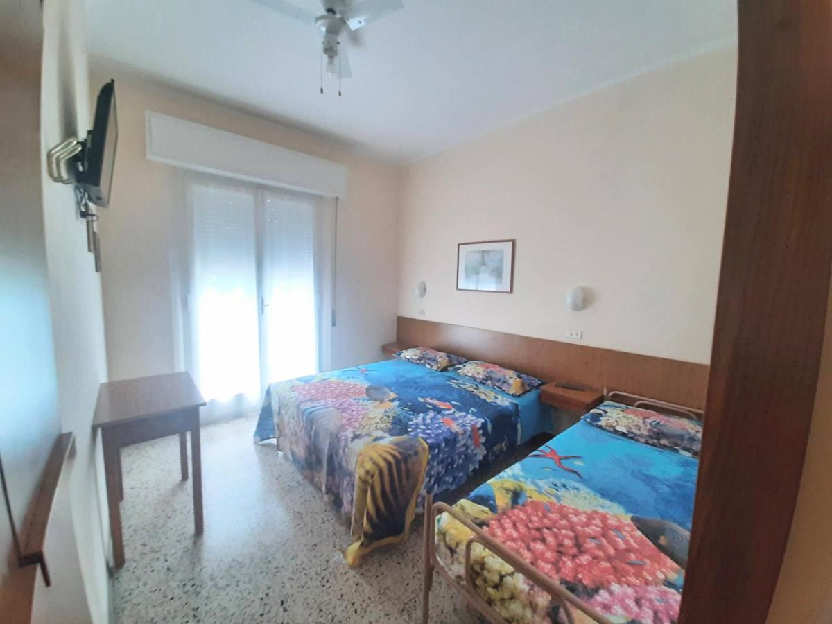 ريميني Hotel Amalfi المظهر الخارجي الصورة